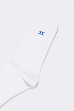 A wholesale clothing model wears tou11743-embroidered-socks-white-&-blue, Turkish wholesale Socks of Touche Prive