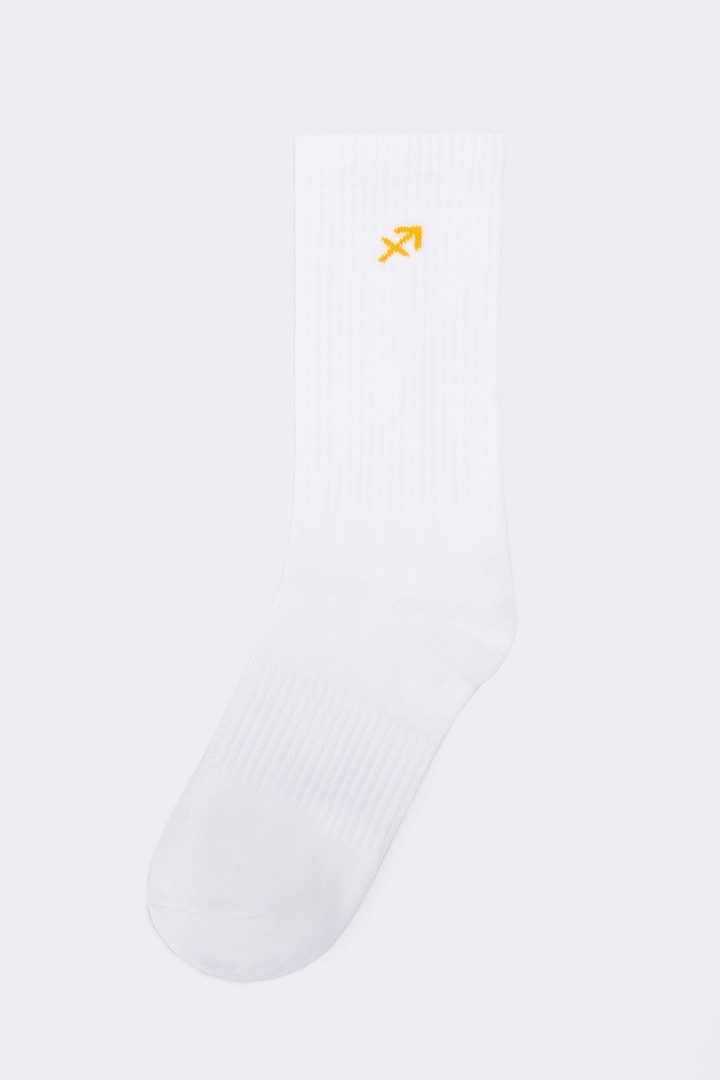 A wholesale clothing model wears tou11746-embroidered-socks-white-&-orange, Turkish wholesale Socks of Touche Prive