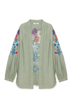 A wholesale clothing model wears tou12306-embroidered-kimono-green, Turkish wholesale Kimono of Touche Prive