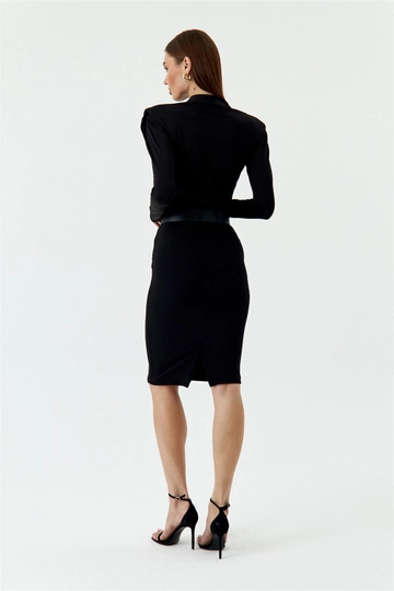A wholesale clothing model wears  Midi Pencil Skirt - Black
, Turkish wholesale Skirt of Tuba Butik