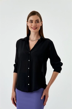 A wholesale clothing model wears TBU10992 - Women's V Neck Satin Shirt - Black, Turkish wholesale Shirt of Tuba Butik