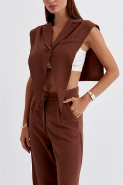 Veleprodajni model oblačil nosi TBU11312 - Linen Blend Design Women's Vest - Brown, turška veleprodaja Telovnik od Tuba Butik