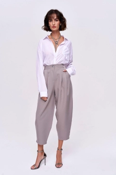Veleprodajni model oblačil nosi tbu11954-pleated-shalwar-women's-trousers-gray, turška veleprodaja Hlače od Tuba Butik