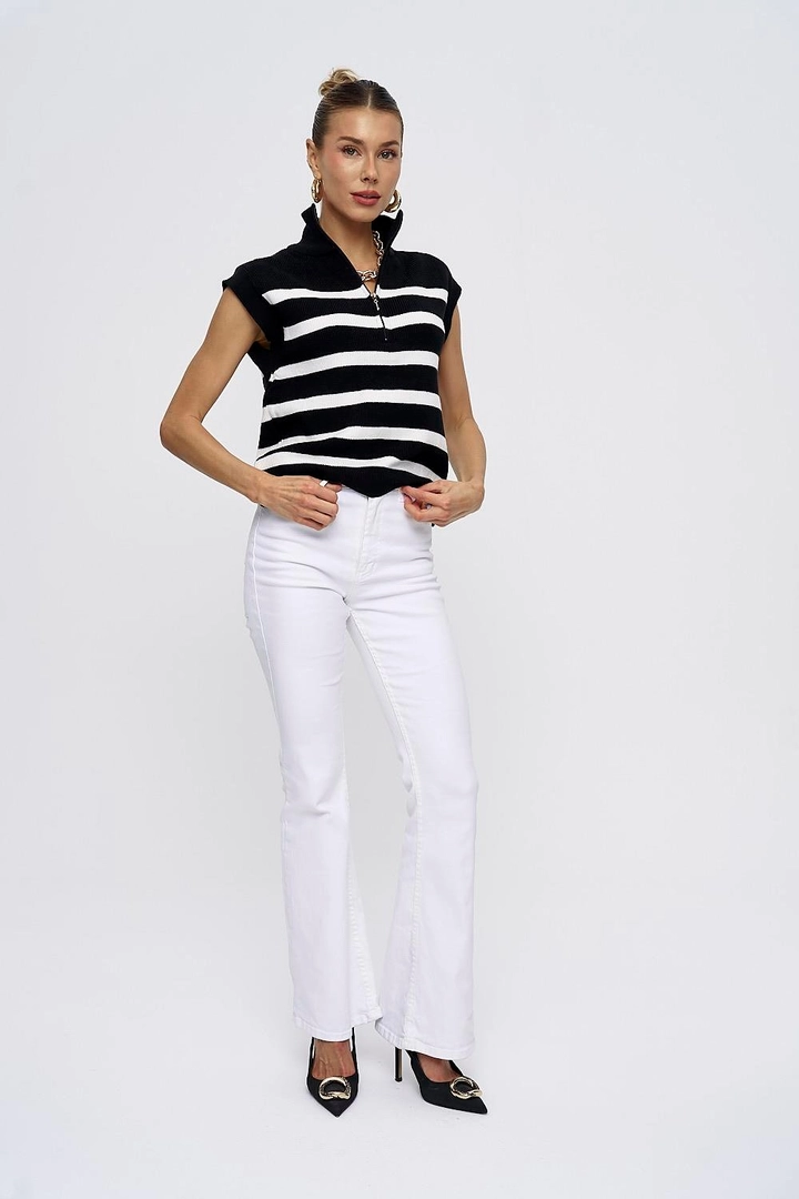 A wholesale clothing model wears TBU10021 - Jeans - White, Turkish wholesale Jeans of Tuba Butik