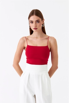 A wholesale clothing model wears 47416 - Crop Top - Red, Turkish wholesale Crop Top of Tuba Butik