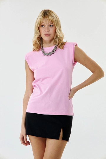 A wholesale clothing model wears  Padded Zero Sleeve Women's T-Shirt - Pink
, Turkish wholesale Tshirt of Tuba Butik