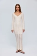 Hurtowa modelka nosi tbu12616-openwork-knitted-long-dress-cream, turecka hurtownia  firmy 