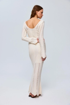 Un model de îmbrăcăminte angro poartă tbu12616-openwork-knitted-long-dress-cream, turcesc angro Rochie de Tuba Butik