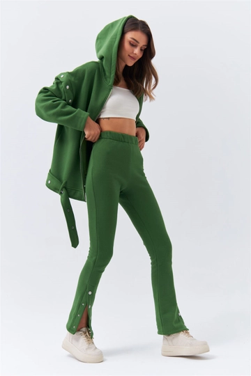 A wholesale clothing model wears  Tracksuit - Green
, Turkish wholesale Tracksuit of Tuba Butik
