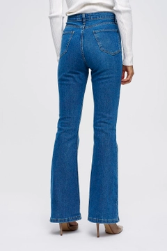 Модель оптовой продажи одежды носит 41145 - Jeans - Blue, турецкий оптовый товар Джинсы от Tuba Butik.