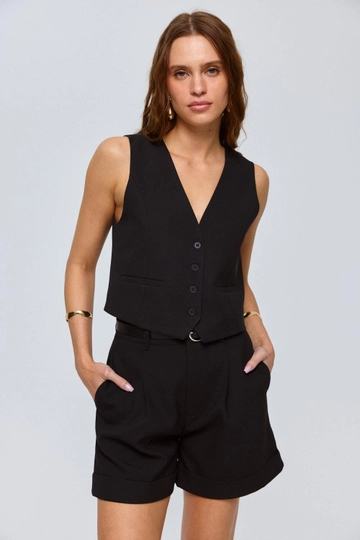 Una modella di abbigliamento all'ingrosso indossa  Gilet dritto da donna - Nero
, vendita all'ingrosso turca di Veste di Tuba Butik