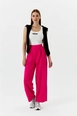 Ein Bekleidungsmodell aus dem Großhandel trägt tbu11248-velcro-detailed-palazzo-women's-trousers-fuchsia, türkischer Großhandel  von 