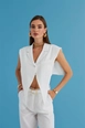 Ένα μοντέλο χονδρικής πώλησης ρούχων φοράει tbu11310-linen-blend-design-women's-vest-white, τούρκικο  χονδρικής πώλησης από 