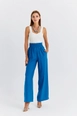 Ein Bekleidungsmodell aus dem Großhandel trägt tbu11763-women's-wide-leg-flowy-trousers-blue, türkischer Großhandel  von 