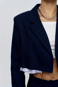 A wholesale clothing model wears tbu11807-masculine-crop-women's-jacket-navy-blue, Turkish wholesale Jacket of Tuba Butik