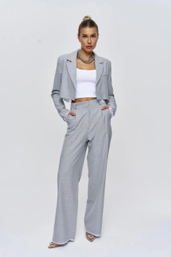 A wholesale clothing model wears tbu11840-masculine-crop-women's-jacket-gray, Turkish wholesale Jacket of Tuba Butik
