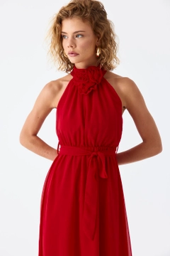 Un model de îmbrăcăminte angro poartă tbu11883-halter-neck-chiffon-midi-dress-red, turcesc angro Rochie de Tuba Butik