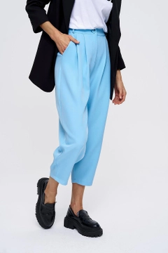 Модел на дрехи на едро носи tbu11894-pleated-shalwar-women's-trousers-blue, турски едро Панталони на Tuba Butik