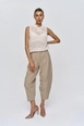 Ένα μοντέλο χονδρικής πώλησης ρούχων φοράει tbu11974-pleated-shalwar-women's-trousers-mink, τούρκικο  χονδρικής πώλησης από 