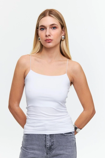 A wholesale clothing model wears  Basic Rope Strap Long Crop - White
, Turkish wholesale Crop Top of Tuba Butik
