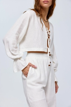 Hurtowa modelka nosi tbu12649-bohemian-blouse-trousers-linen-women's-set-ecru, turecka hurtownia Garnitur firmy Tuba Butik
