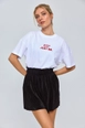 Ein Bekleidungsmodell aus dem Großhandel trägt tbu12668-crew-neck-printed-short-sleeve-women's-white, türkischer Großhandel  von 