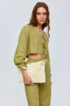 Ένα μοντέλο χονδρικής πώλησης ρούχων φοράει tbu12689-bohemian-women's-suit-green, τούρκικο Ταγέρ χονδρικής πώλησης από Tuba Butik