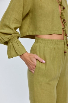 Ein Bekleidungsmodell aus dem Großhandel trägt tbu12689-bohemian-women's-suit-green, türkischer Großhandel Anzug von Tuba Butik