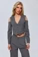 Ein Bekleidungsmodell aus dem Großhandel trägt tbu12724-women's-vest-with-sleeve-detail-smoked, türkischer Großhandel  von 