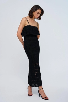 Модел на дрехи на едро носи tbu12780-strappy-openwork-knitwear-long-dress-black, турски едро рокля на Tuba Butik