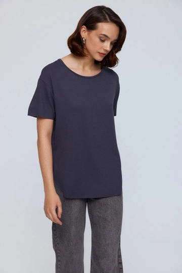 A wholesale clothing model wears  Crew Neck Modal Women's T-Shirt - Anthracite
, Turkish wholesale Tshirt of Tuba Butik