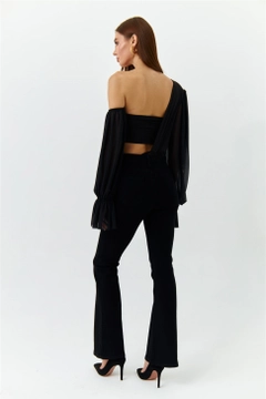 Ein Bekleidungsmodell aus dem Großhandel trägt 41146 - Jeans - Black, türkischer Großhandel Jeans von Tuba Butik