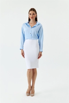 A wholesale clothing model wears TBU10876 - Midi Length Pencil Skirt - White, Turkish wholesale Skirt of Tuba Butik