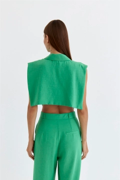 A wholesale clothing model wears TBU11330 - Linen Blend Design Women's Vest - Green, Turkish wholesale Vest of Tuba Butik