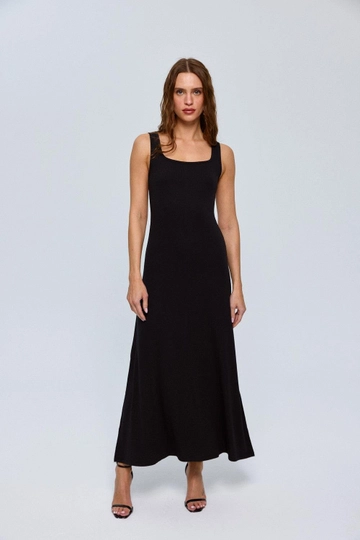 A wholesale clothing model wears  Square Neck Strap Long Dress - Black
, Turkish wholesale Dress of Tuba Butik