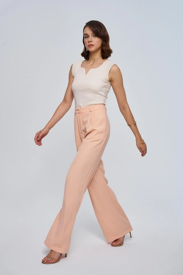 A wholesale clothing model wears  Darted Palazzo Crochet Women's Trousers - Pink
, Turkish wholesale Pants of Tuba Butik