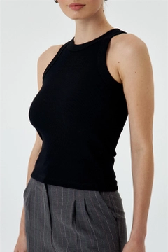 Een kledingmodel uit de groothandel draagt TBU10757 - Halter Collar Corduroy Athlete - Black, Turkse groothandel Onderhemd van Tuba Butik