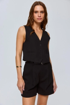 Een kledingmodel uit de groothandel draagt TBU11221 - Women's Straight Vest - Black, Turkse groothandel Vest van Tuba Butik