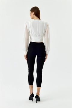 Veľkoobchodný model oblečenia nosí tbu12694-high-waist-lycra-skinny-women's-jeans-black, turecký veľkoobchodný Džínsy od Tuba Butik