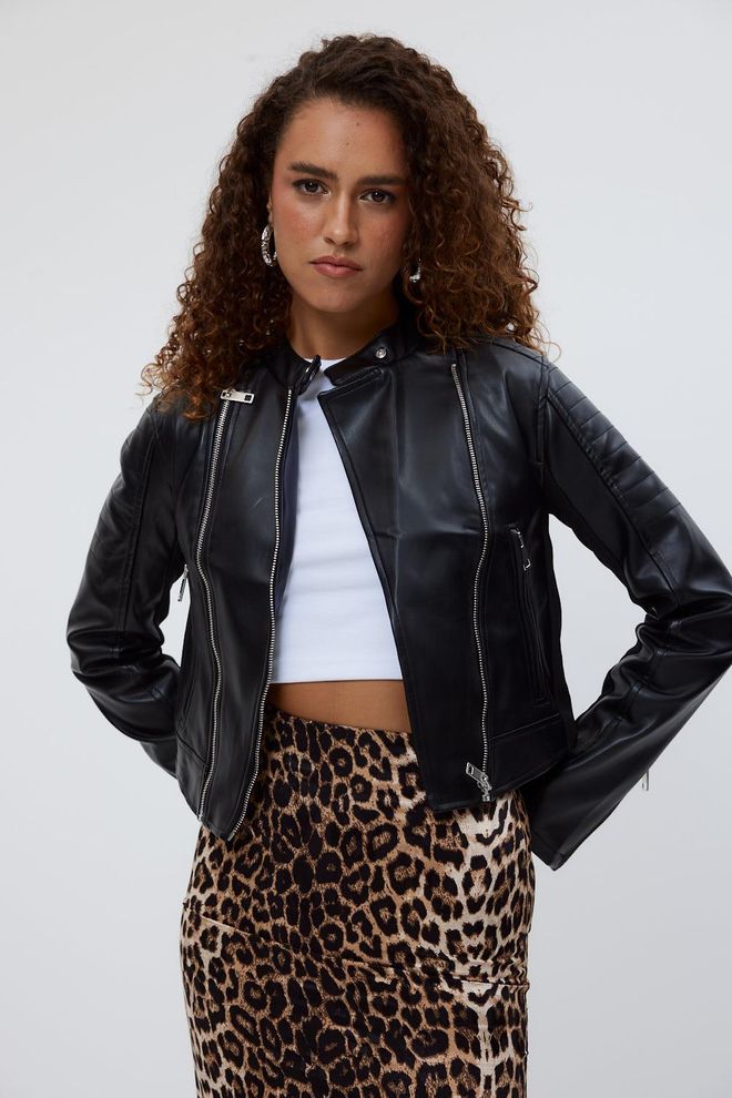 Tuba Giacca Corta Da Donna In Ecopelle Nera Abbigliamento all'ingrosso Casuale