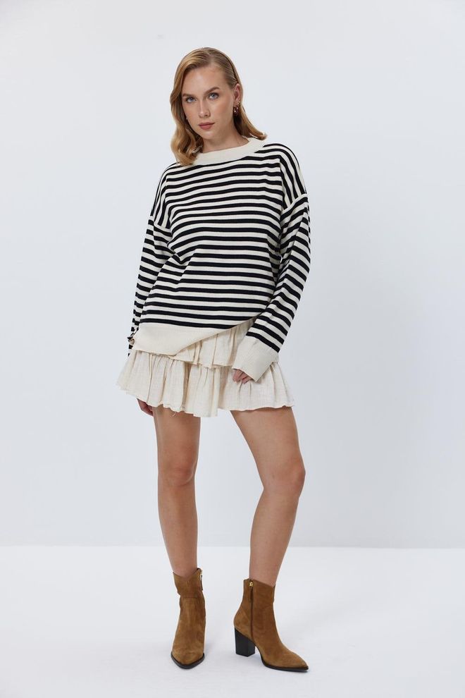 Tuba Pull Femme Noir En Maille Rayée À Col Rond Crème Vêtements en gros Décontracté