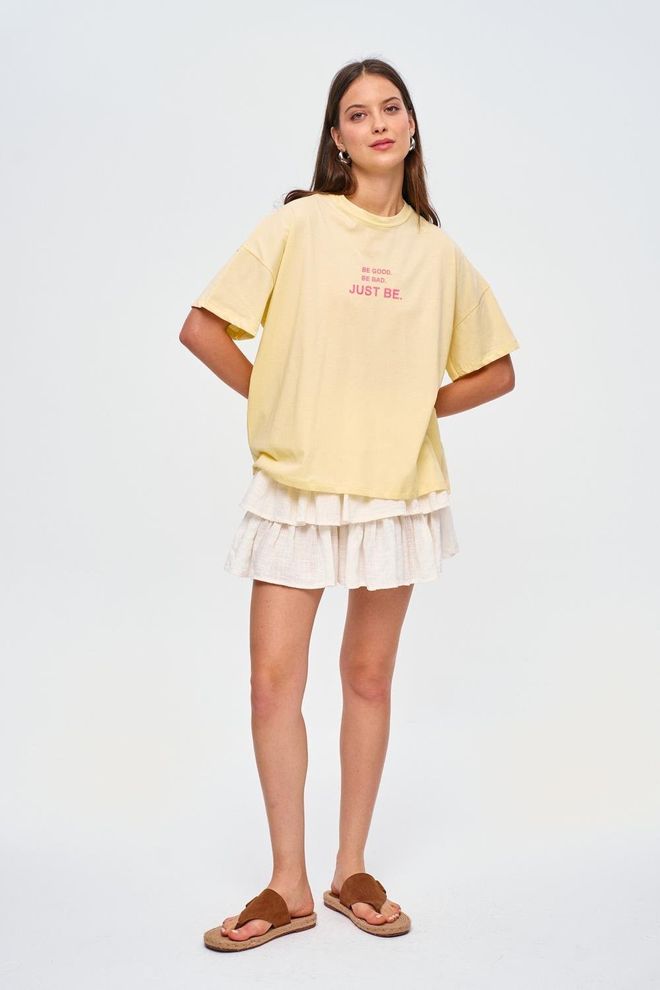 Tuba Camiseta Feminina De Manga Curta Estampada Com Gola Redonda Amarela Roupas por atacado Casual