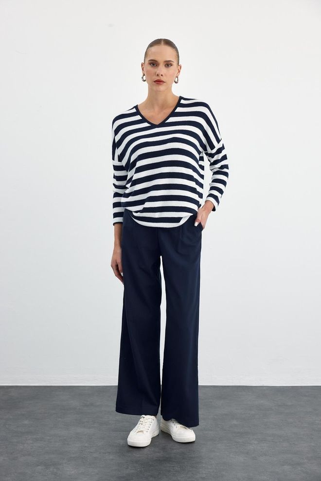 Tuba Camicetta A Maniche Lunghe A Righe Bianche E Struttura Morbida Blu Navy Abbigliamento all'ingrosso Casuale