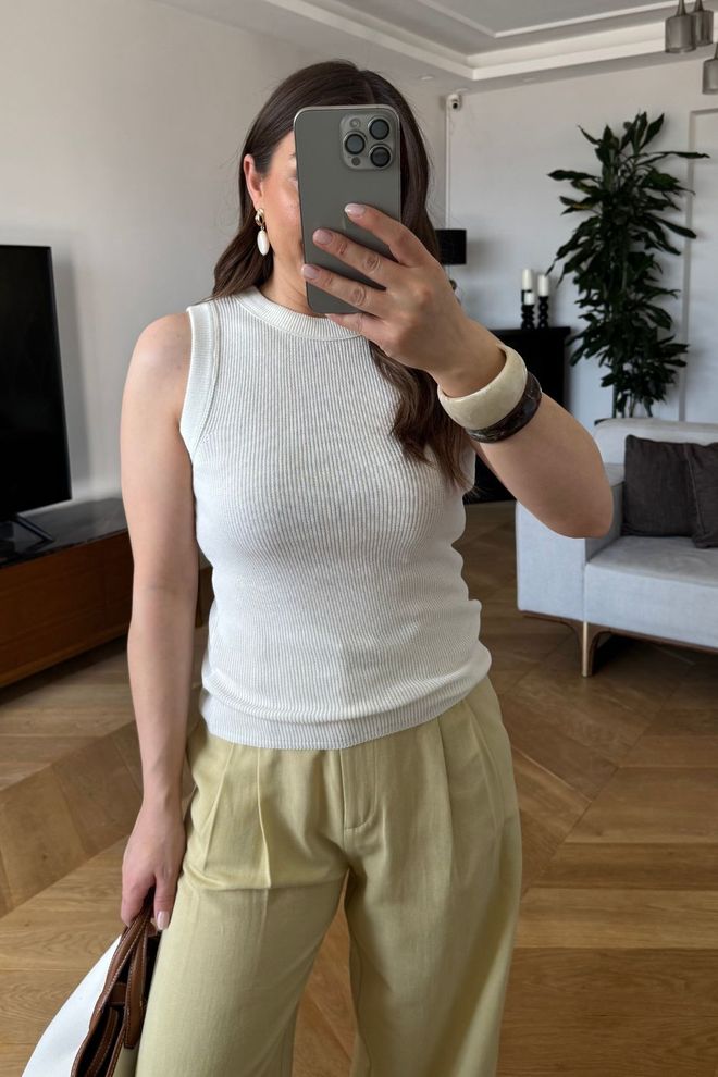 Tuba Trikotažinė Palaidinė “Crew Neck” Su Nulinėmis Rankovėmis Ecru Didmeninė prekyba drabužiais Kokteilinė