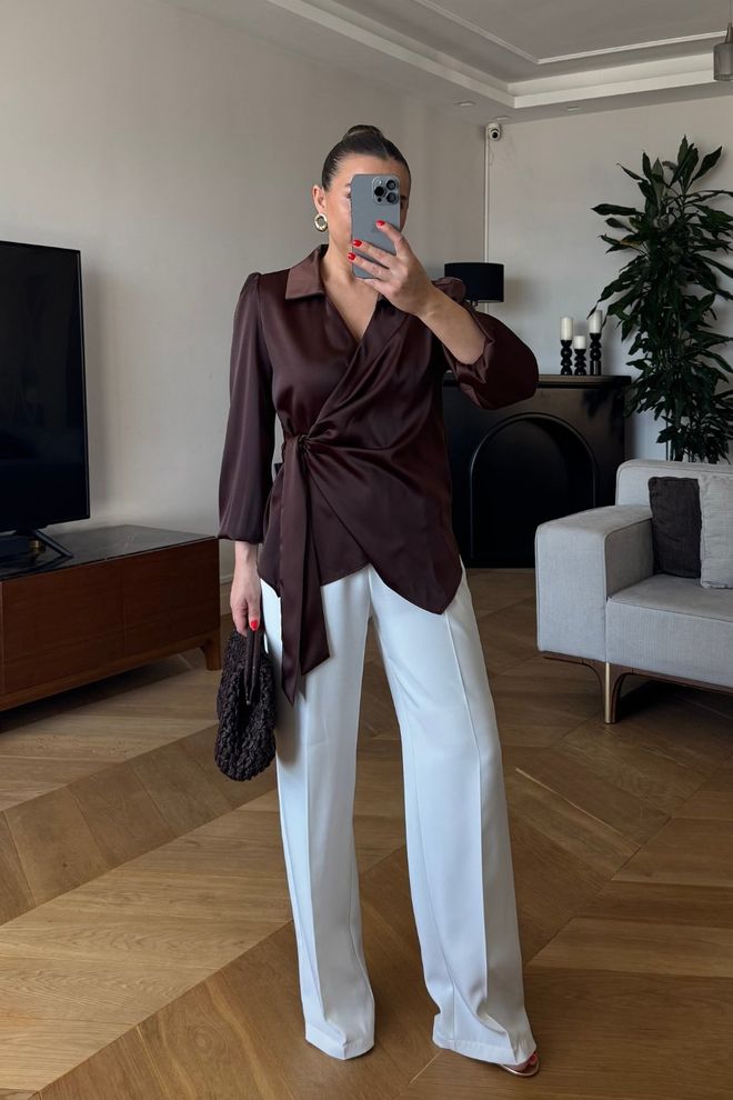 Tuba Kruvaze Bağlamalı Saten Bluz Kahverengi Toptan Giyim Zarif