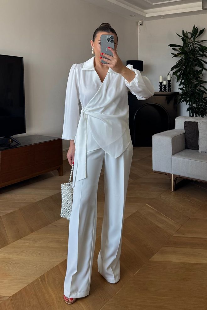 Tuba Blusa Doppiopetto In Raso Con Cravatta Ecru Abbigliamento all'ingrosso Elegante