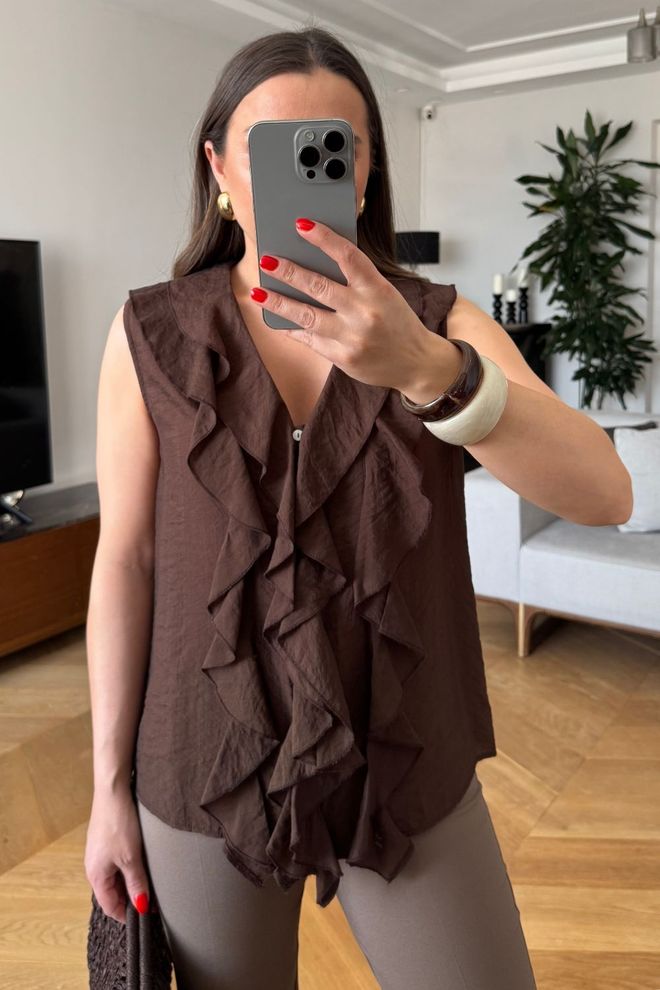 Tuba Blusa Con Volant A Maniche Zero Marrone Abbigliamento all'ingrosso Elegante