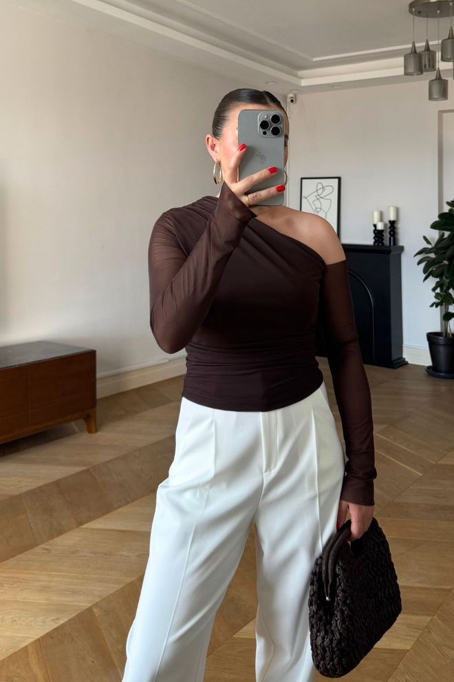 Tuba Chemise Brun Slim Fit À Encolure Asymétrique Vêtements en gros Décontracté