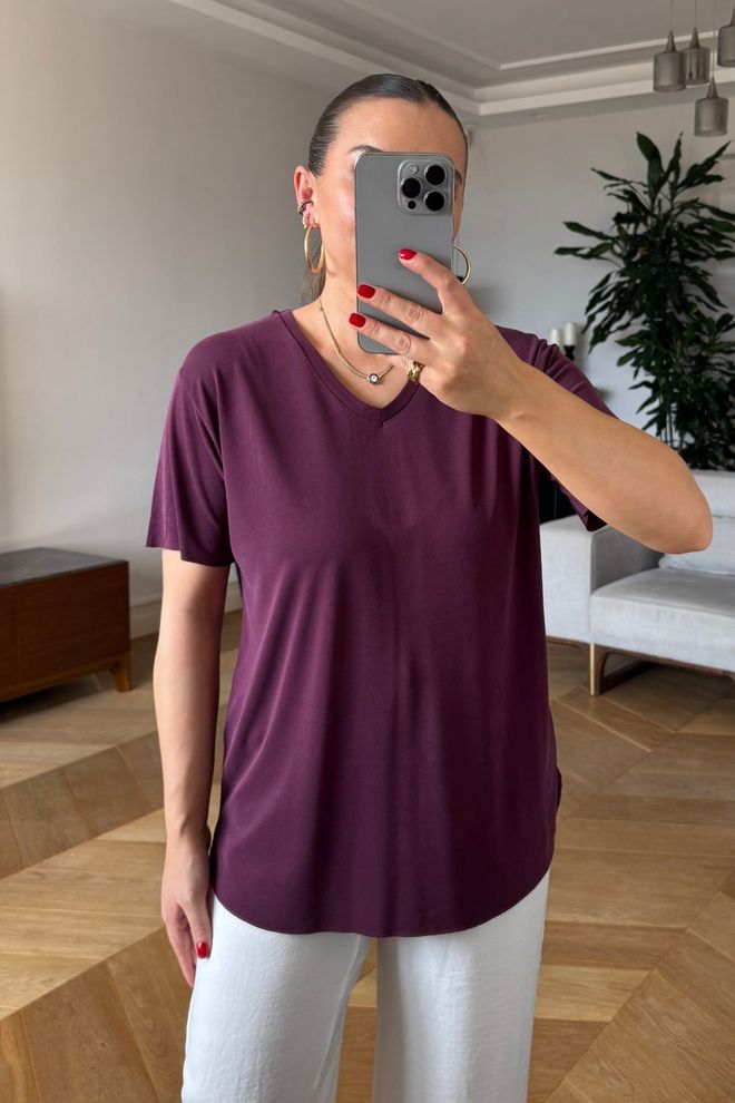Tuba Maglietta Bordeaux Con Scollo A V E Vestibilità Regolare Abbigliamento all'ingrosso Casuale