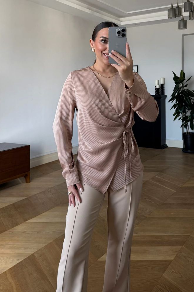 Tuba Bej Zarif Resmi Kolej Çizgili Gömlek Toptan Giyim İş